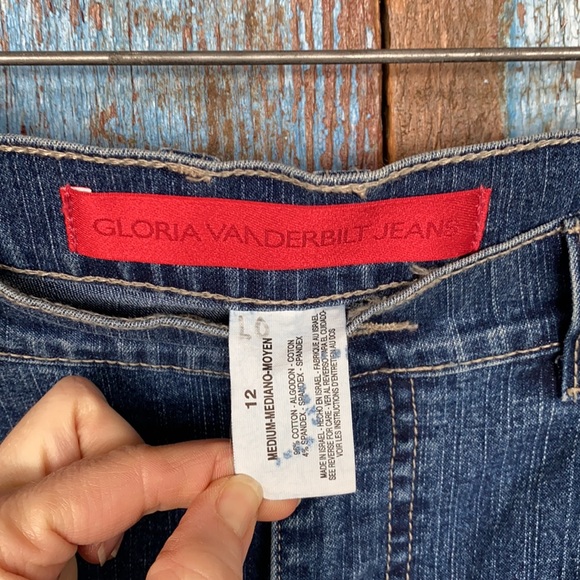 Gloria Vanderbilt Classic Fit High Waist Jean - Picture 3 of 6
